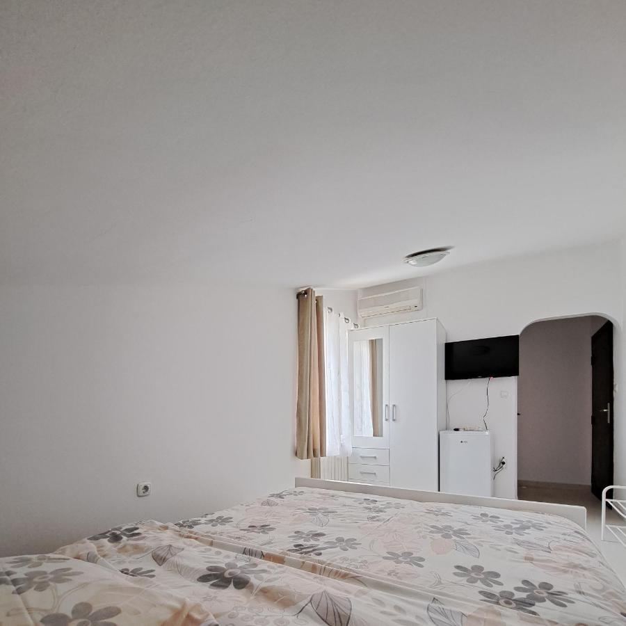 Sobe Rooms Tea Buje Exterior foto