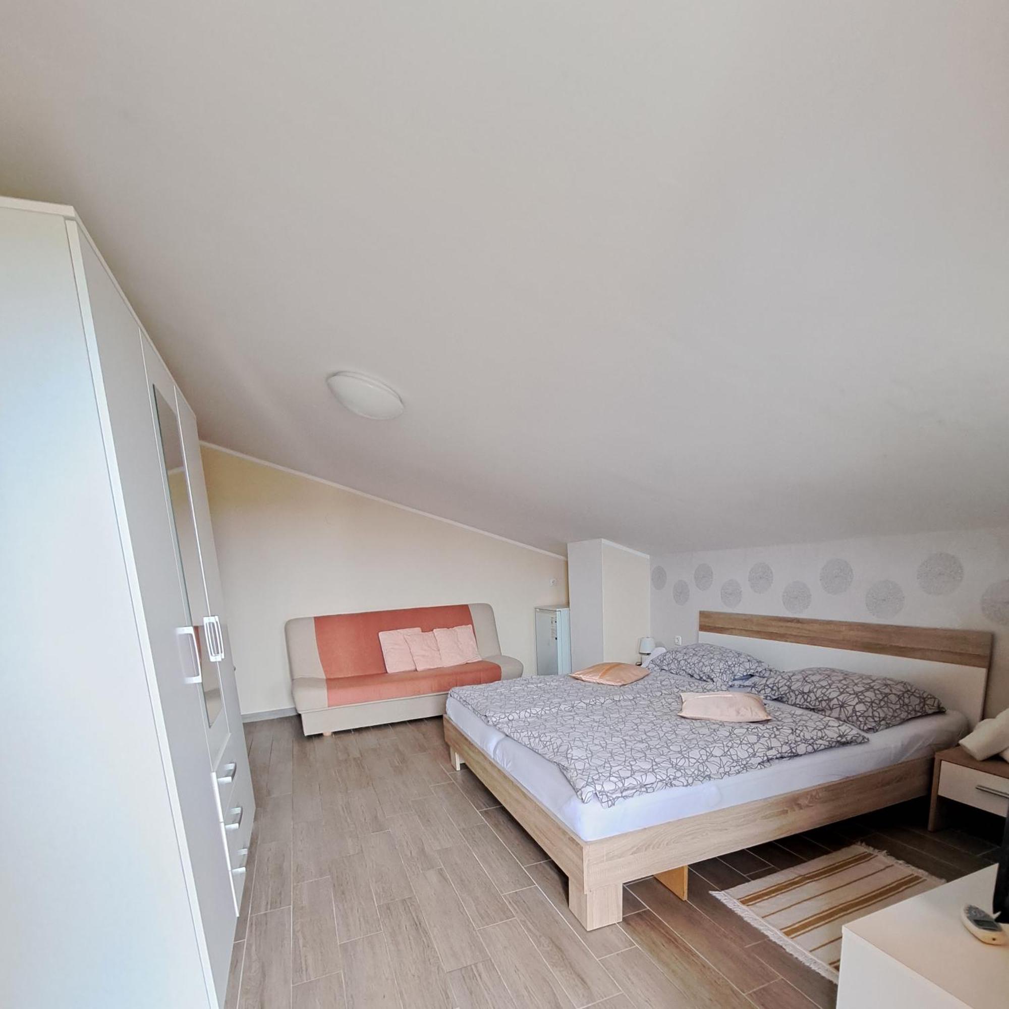 Sobe Rooms Tea Buje Cameră foto